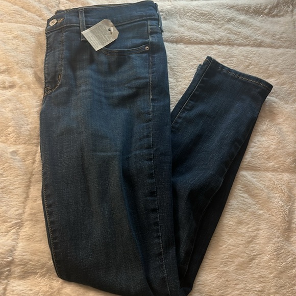 Levis 311 Skinny Jean - Picture 3 of 4